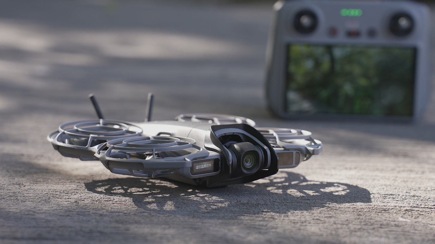 A video demonstration showing the quick snap-on assembly and reliable outdoor performance of the STARTRC DJI Neo 2 gimbal bumper.